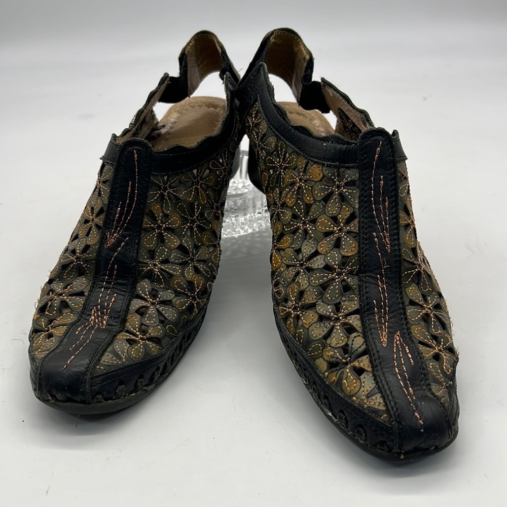 Pikolinos Romana Black Leather with Floral Cutouts size 37 (US 7)
